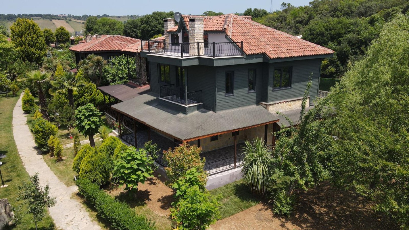 Şile Taşevler Sitesinde Satılık Müstakil Bahçeli Villa