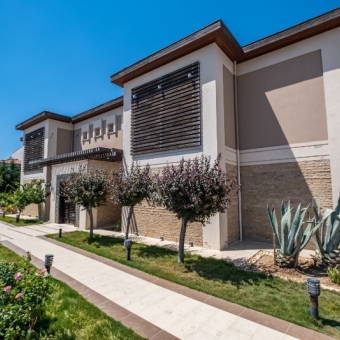 SASALIDA EŞİ BENZERİ OLMAYAN 2000 M2 ARSA İÇİNDE 7+1 MALİKANE