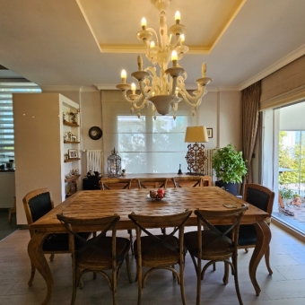 SASALI KETENCİ SİTESİNDE SATILIK 5+1 BAKIMLI VİLLA